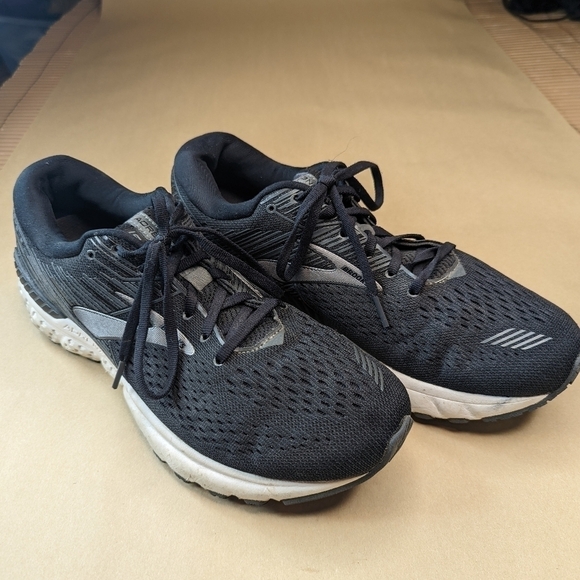 Brooks Adrenaline GTS 19 Black Running Shoes Men\'s 11.5  D 1102941D047 main image 9